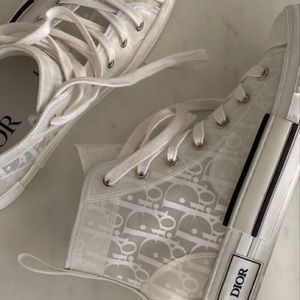 Meet your Posher, Jenny